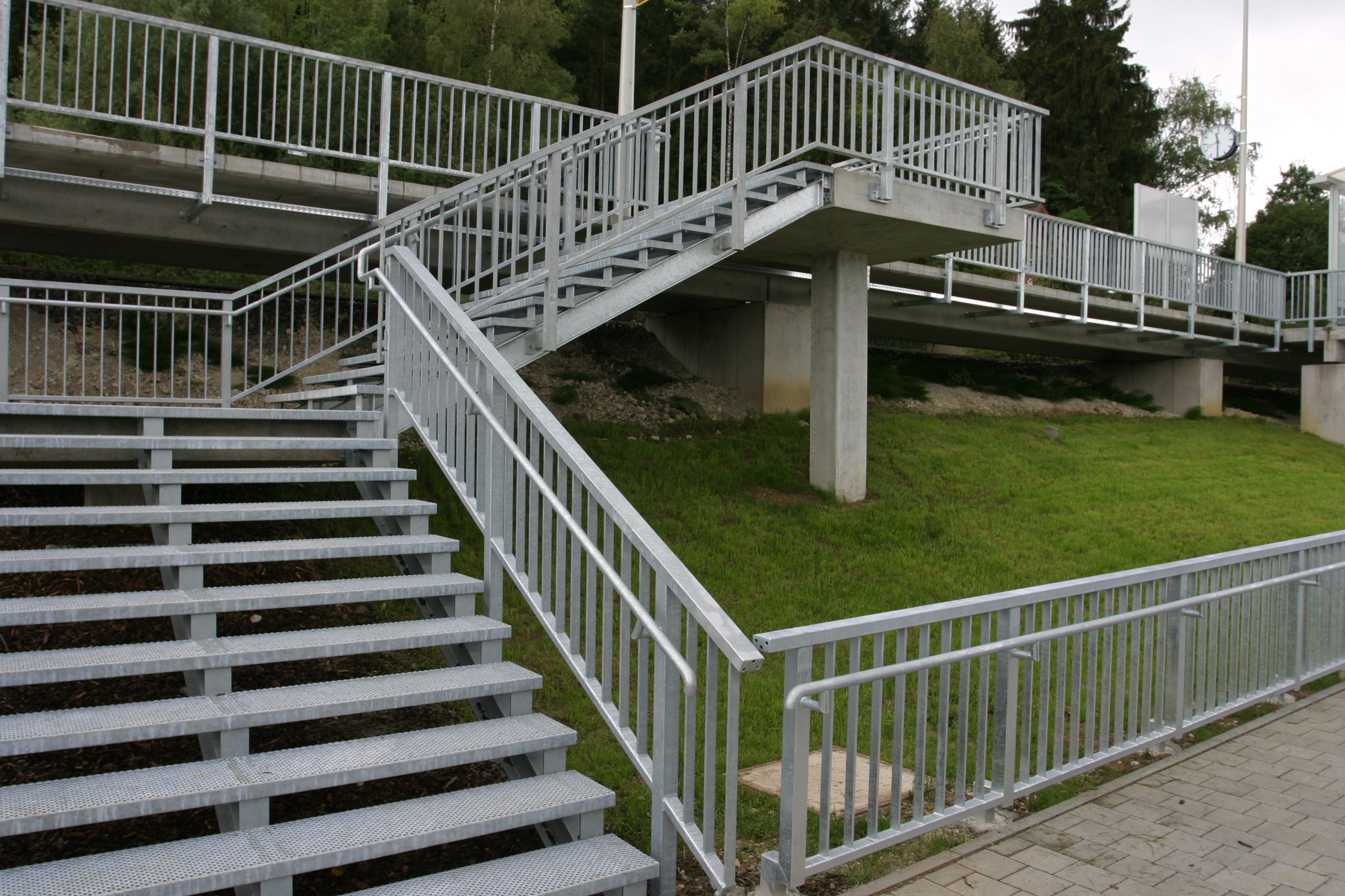 Sicherheitstreppe Bahnhof Aufgang